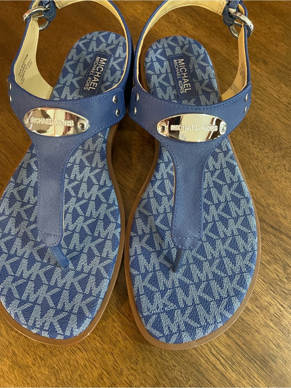 Michael Kors Blue Logo Pattern T-Strap Sandals with Silver Hardware - Picture 6 of 6